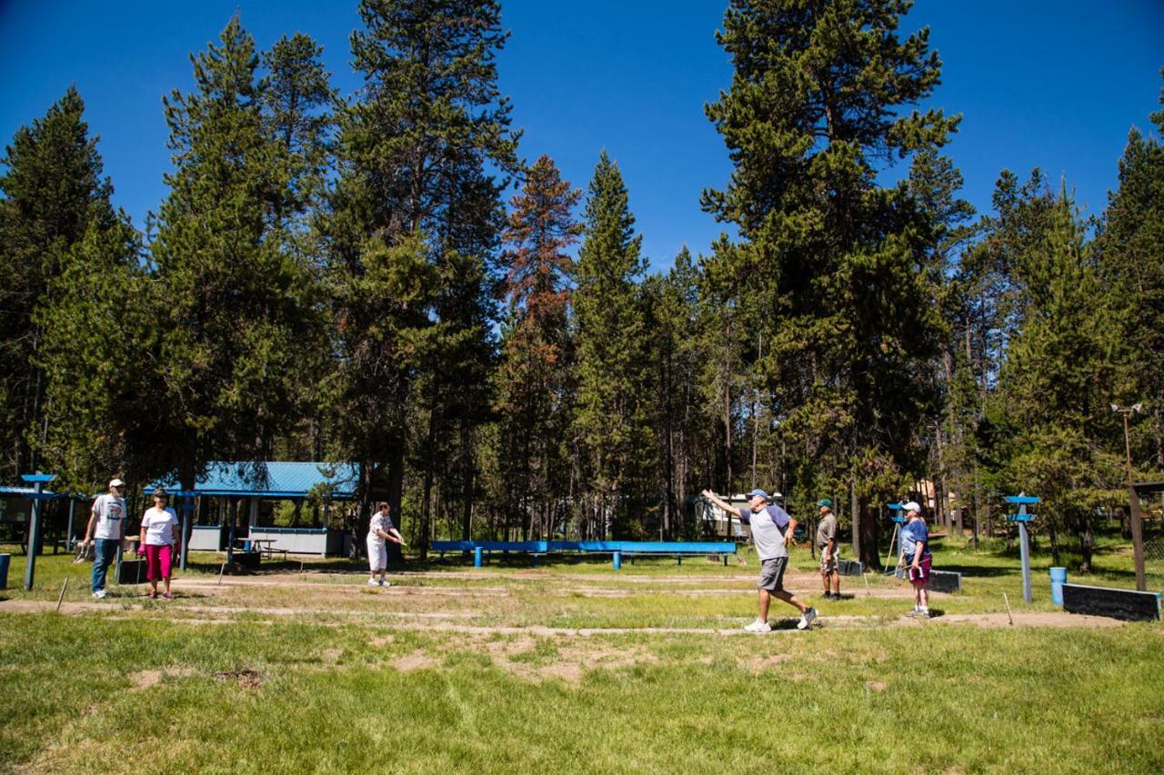 Bend-Sunriver Camping Resort Wheelchair Accessible Yurt 13 מראה חיצוני תמונה